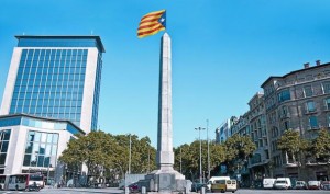 L'estelada al capdamunt de l'obelisc, com un auguri de la futura República Catalana (foto retocada amb Photoshop)